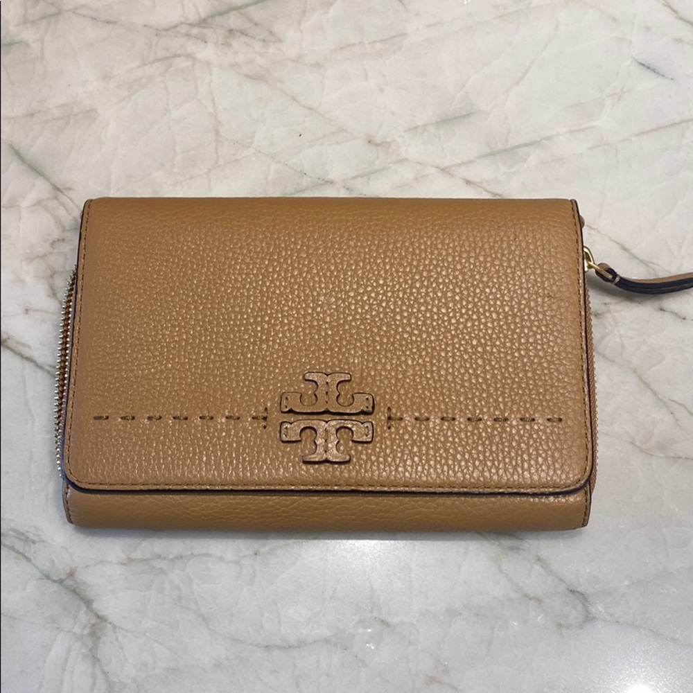 Tory Burch Wallet Clutch in Tan Leather with Strap